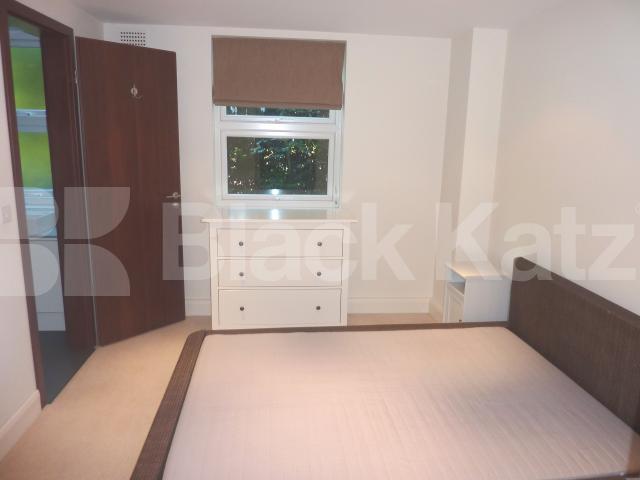 			VIEWINGS ESSENTIAL, 3 Bedroom, 1 bath, 1 reception Apartment			 Gloucester Avenue, CAMDEN